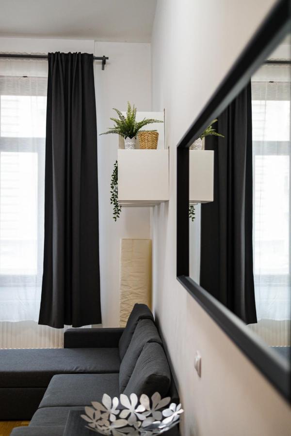 Cosy 1 Bedroom Apartment In Gozsdu Court Budapest Exterior foto